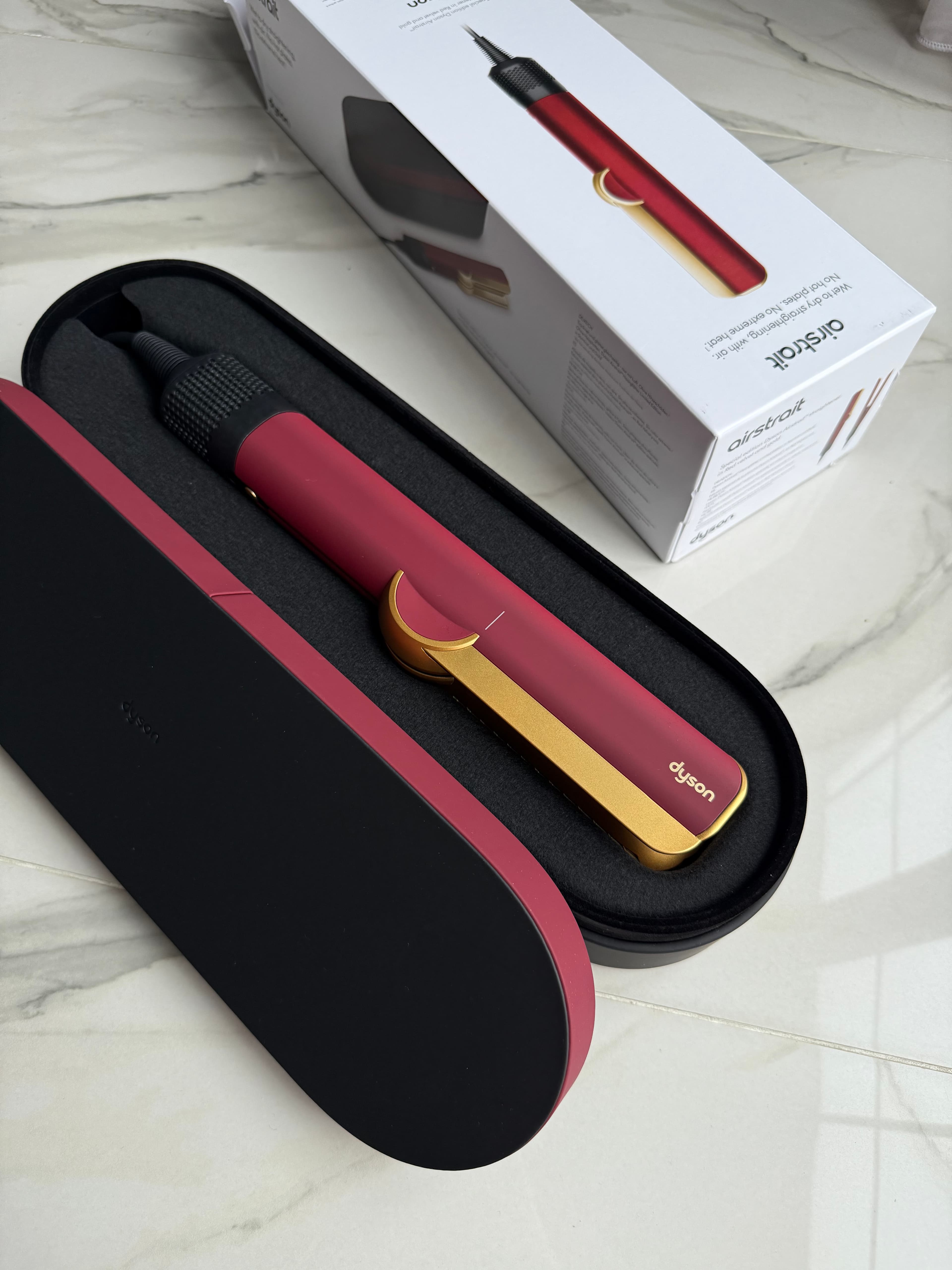 Dyson Airstrait HT01 Red Velvet/Gold 2