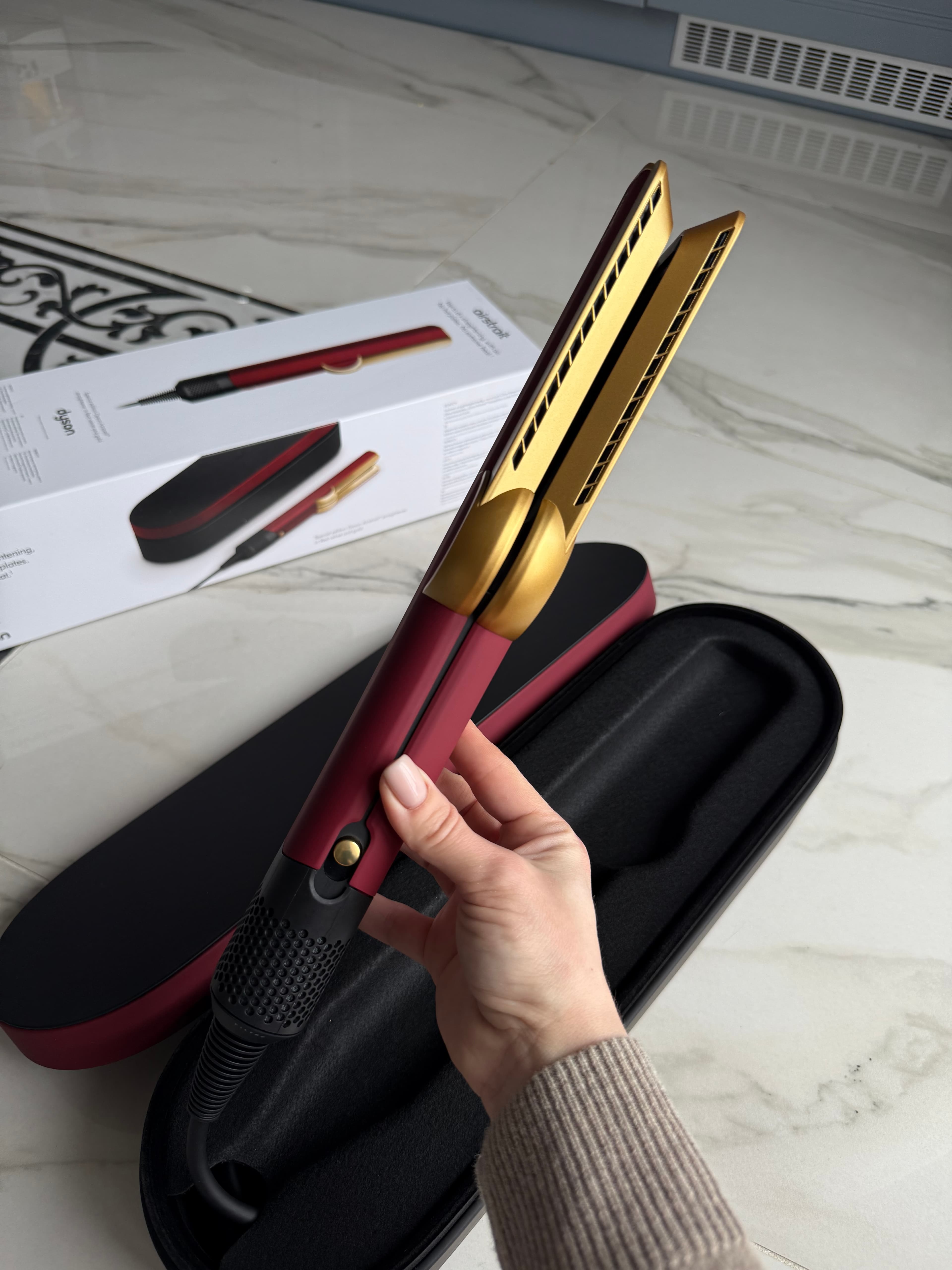 Dyson Airstrait HT01 Red Velvet/Gold 5